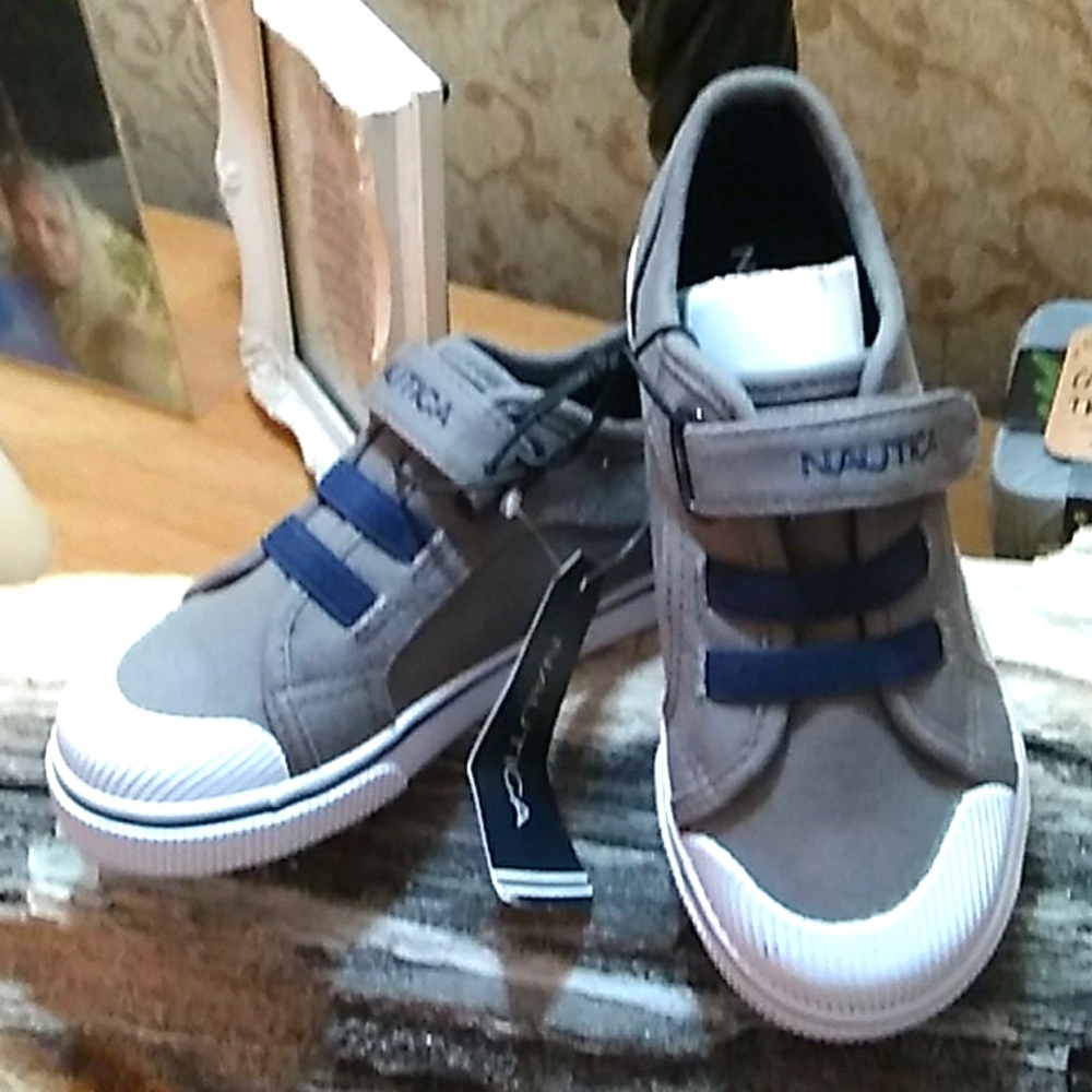 Nautica Boys Sneakers NWTO